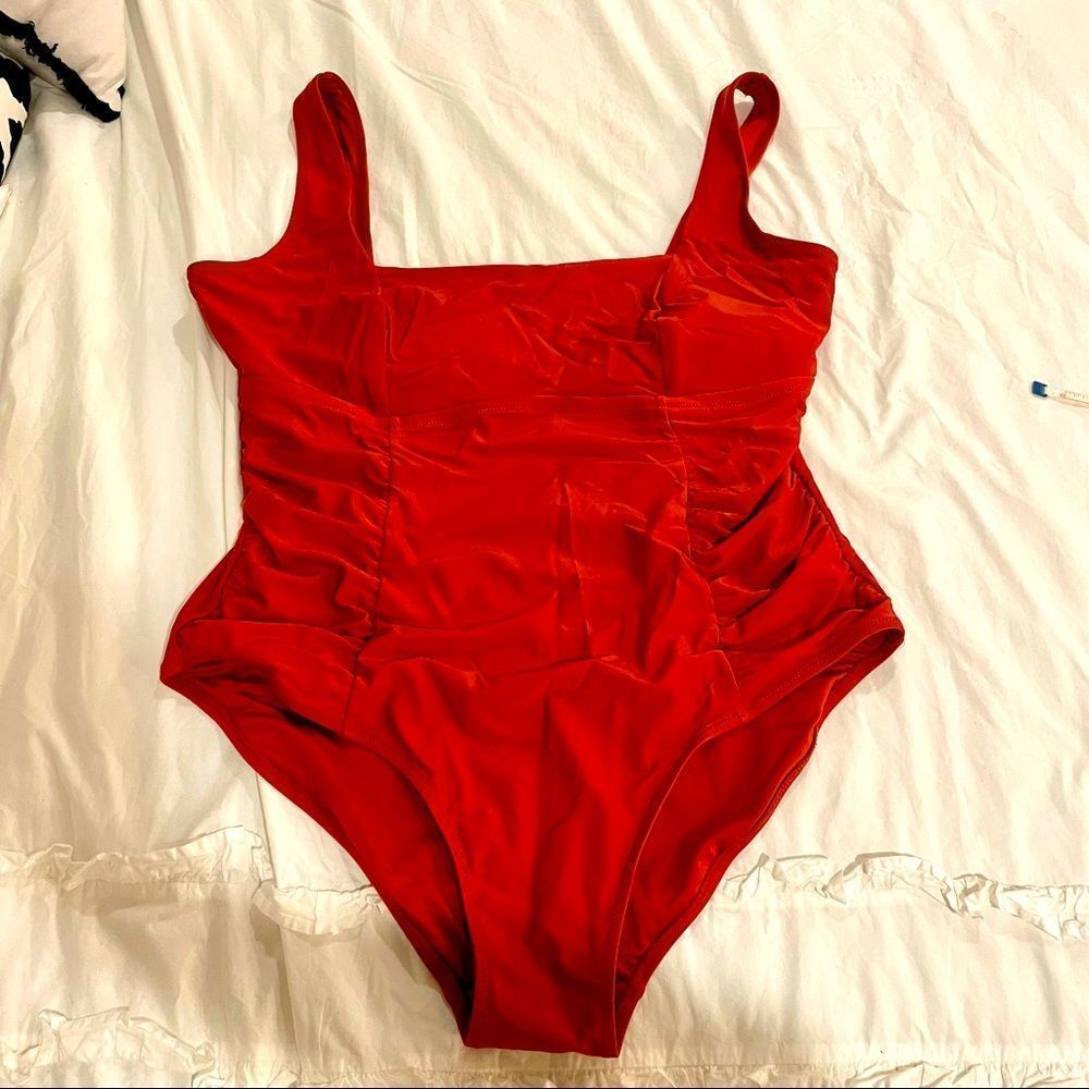 Old NAVY WOMENS XXL size 20 swimsuit EUC burnt orange one piece